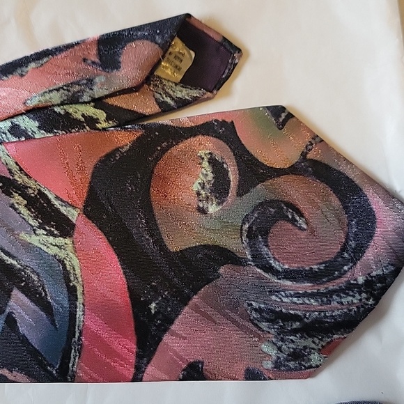 Abstract tie set - Picture 4 of 5